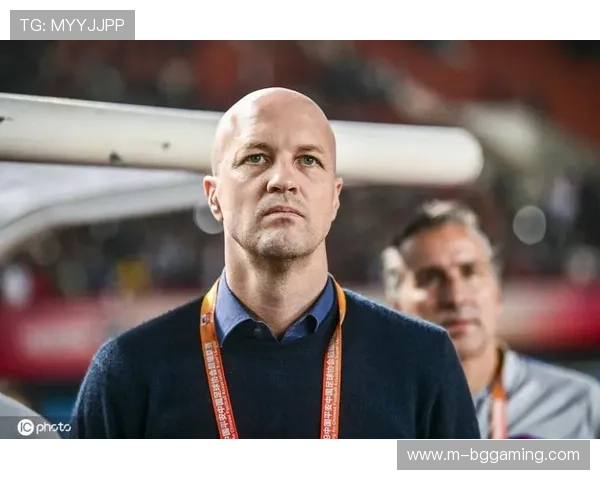 门兴错失良机斯托格点球中柱弹出遗憾未能改写比分 门兴错失良机斯托格点球中柱弹出遗憾未能改写比分